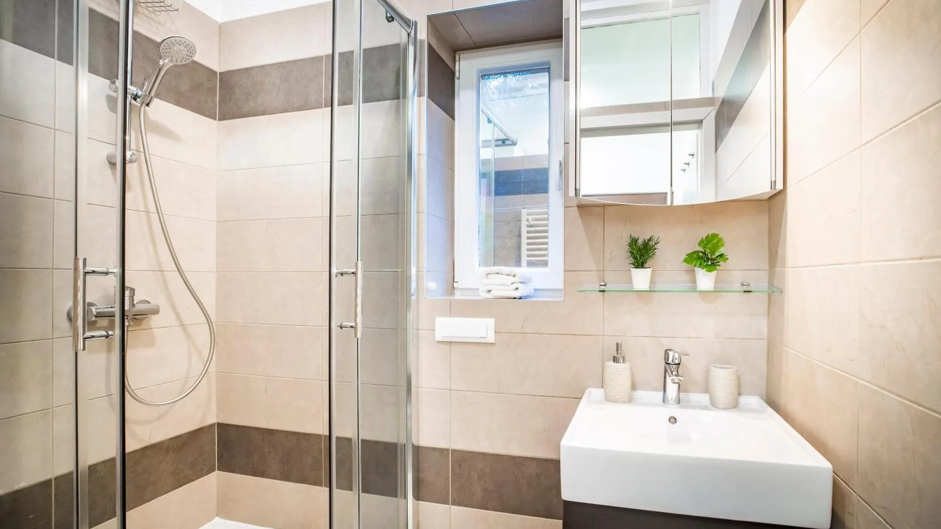 Studio Apartman Lena Rijeka 0*,